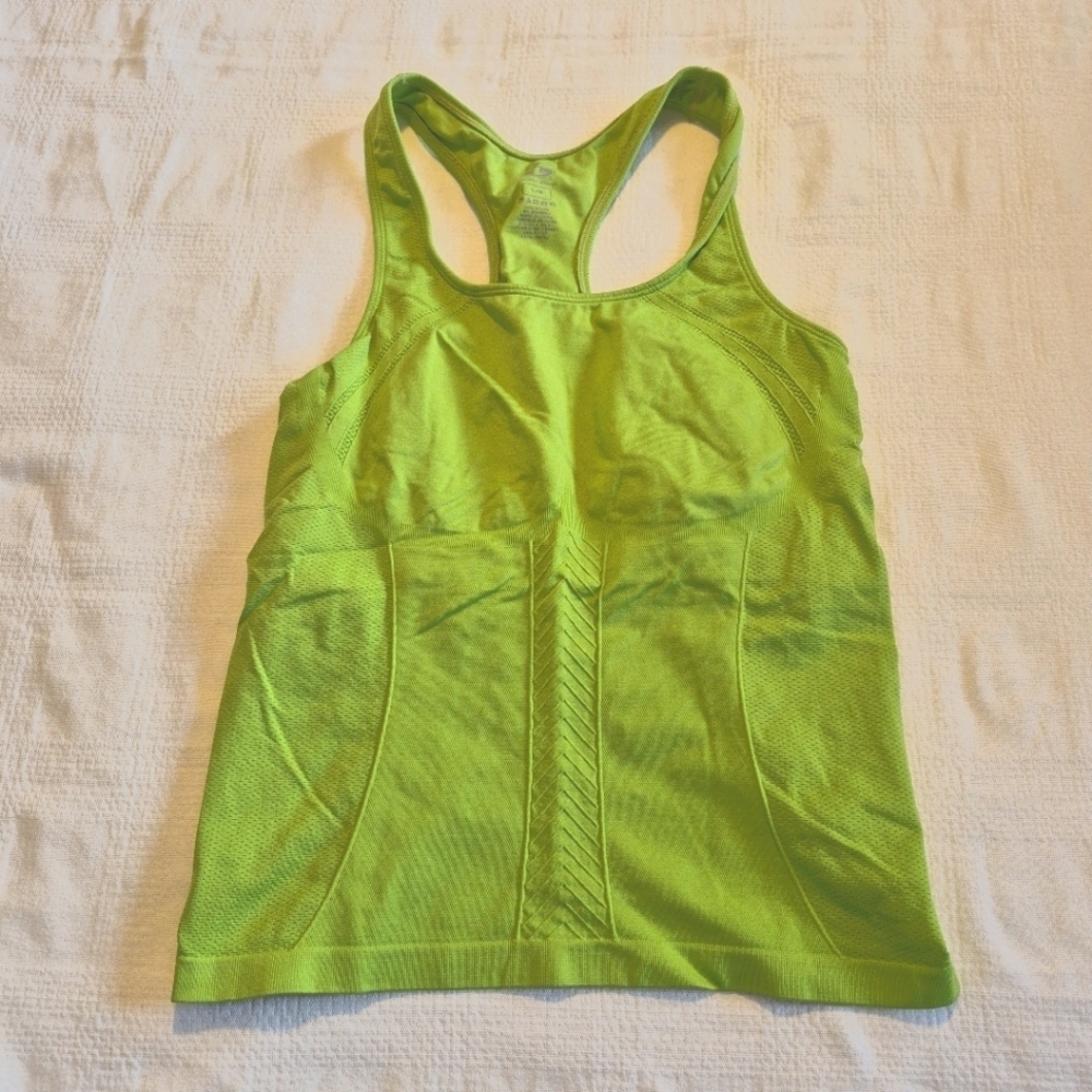 Athletic works women's Large lime green tank top with shelf bra, VGUC